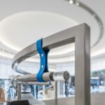 Der Flagship-Store hat einen unverkennbaren Look, dieser lässt sich dank der neutralen Farben aber auch gut mit Pop-Up-Aktionen und Events verbinden. (Foto: CreatAR Images/Kokaistudios)