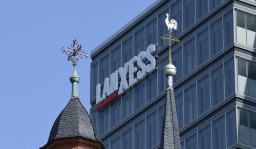 Logos am LANXESS Tower