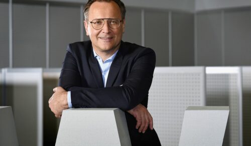 Fritz Terbuyken, ANWR: „Ich erwarte nicht, dass das Wetter ein zweites Mal so absolut unpassend verlaufen wird wie 2018. Händler mit einem klarem Profil und einem zeitgerechtem Sortiment sind für den Konsumenten interessant. Der Frequenzrückgang wird auch 2019 zur Herausforderung. Gleichzeitig werden Händler diejenigen Marken stärker ausbauen, mit denen sie verlässliche Renditen erwirtschaften können. Der Handel wird noch stärker auf echte Innovationen setzen.“