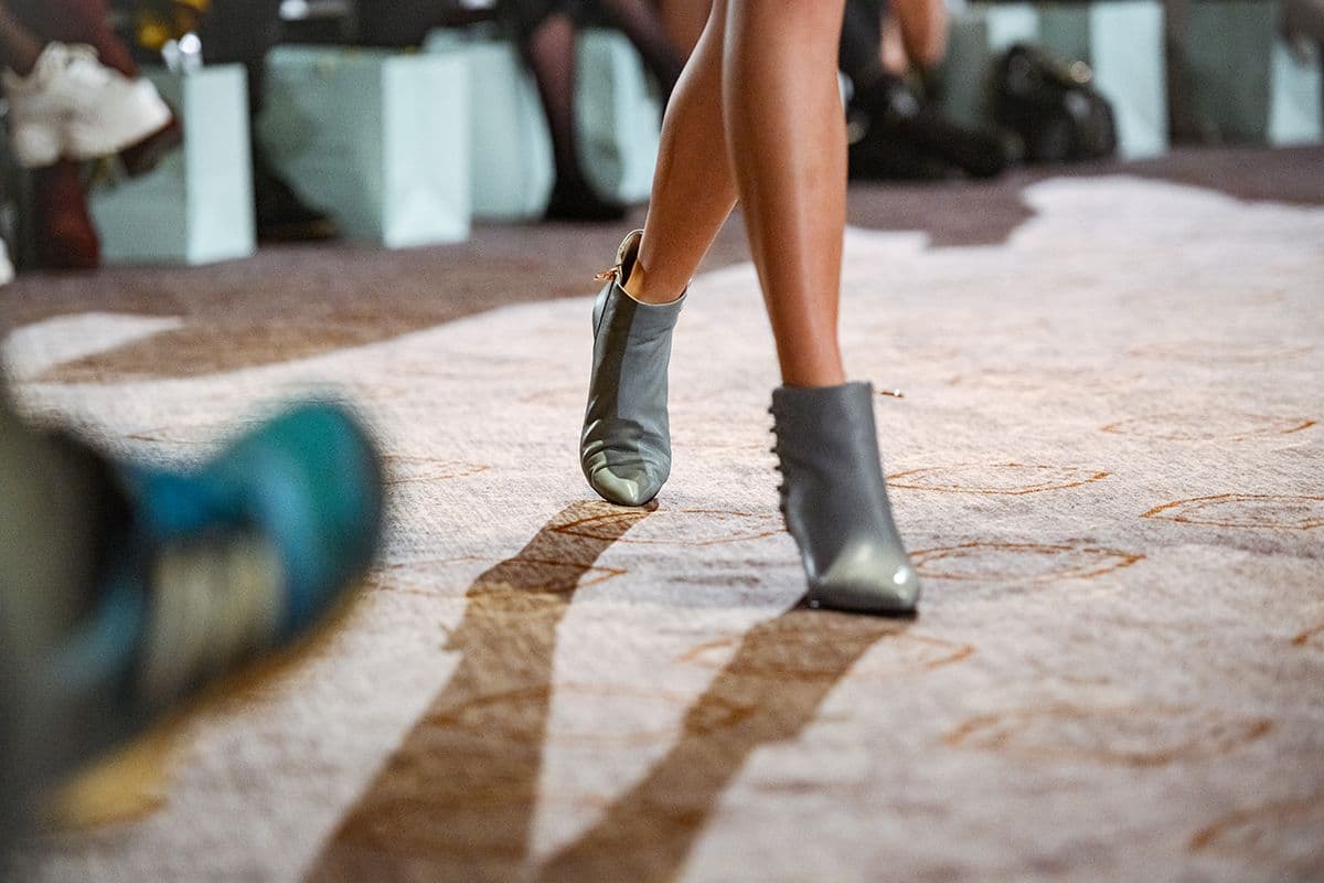 Marcel Ostertag Fashion Show mit Schuhen aus der MarcelOstertag X Tamaris Kollektion (Foto: Robert Schlesinger/Getty Images für Marcel Ostertag)