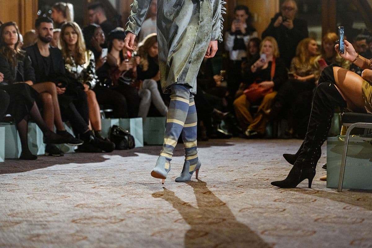 Marcel Ostertag Fashion Show mit Schuhen aus der MarcelOstertag X Tamaris Kollektion (Foto: Robert Schlesinger/Getty Images für Marcel Ostertag)