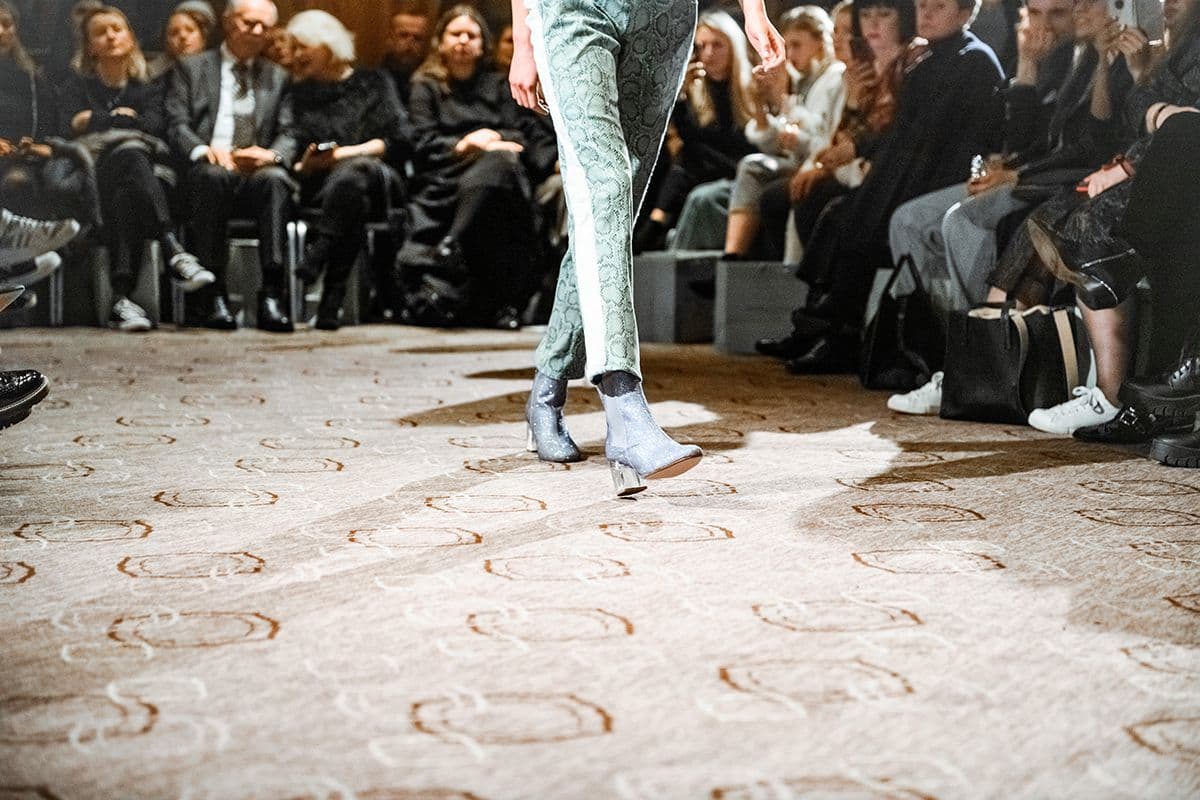 Marcel Ostertag Fashion Show mit Schuhen aus der MarcelOstertag X Tamaris Kollektion (Foto: Robert Schlesinger/Getty Images für Marcel Ostertag)