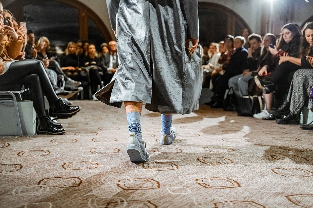 Marcel Ostertag Fashion Show mit Schuhen aus der MarcelOstertag X Tamaris Kollektion (Foto: Robert Schlesinger/Getty Images für Marcel Ostertag)