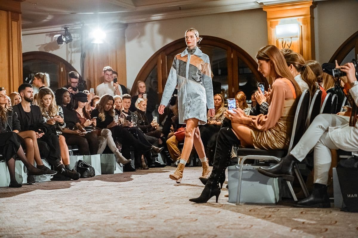 Marcel Ostertag Fashion Show mit Schuhen aus der MarcelOstertag X Tamaris Kollektion (Foto: Robert Schlesinger/Getty Images für Marcel Ostertag)