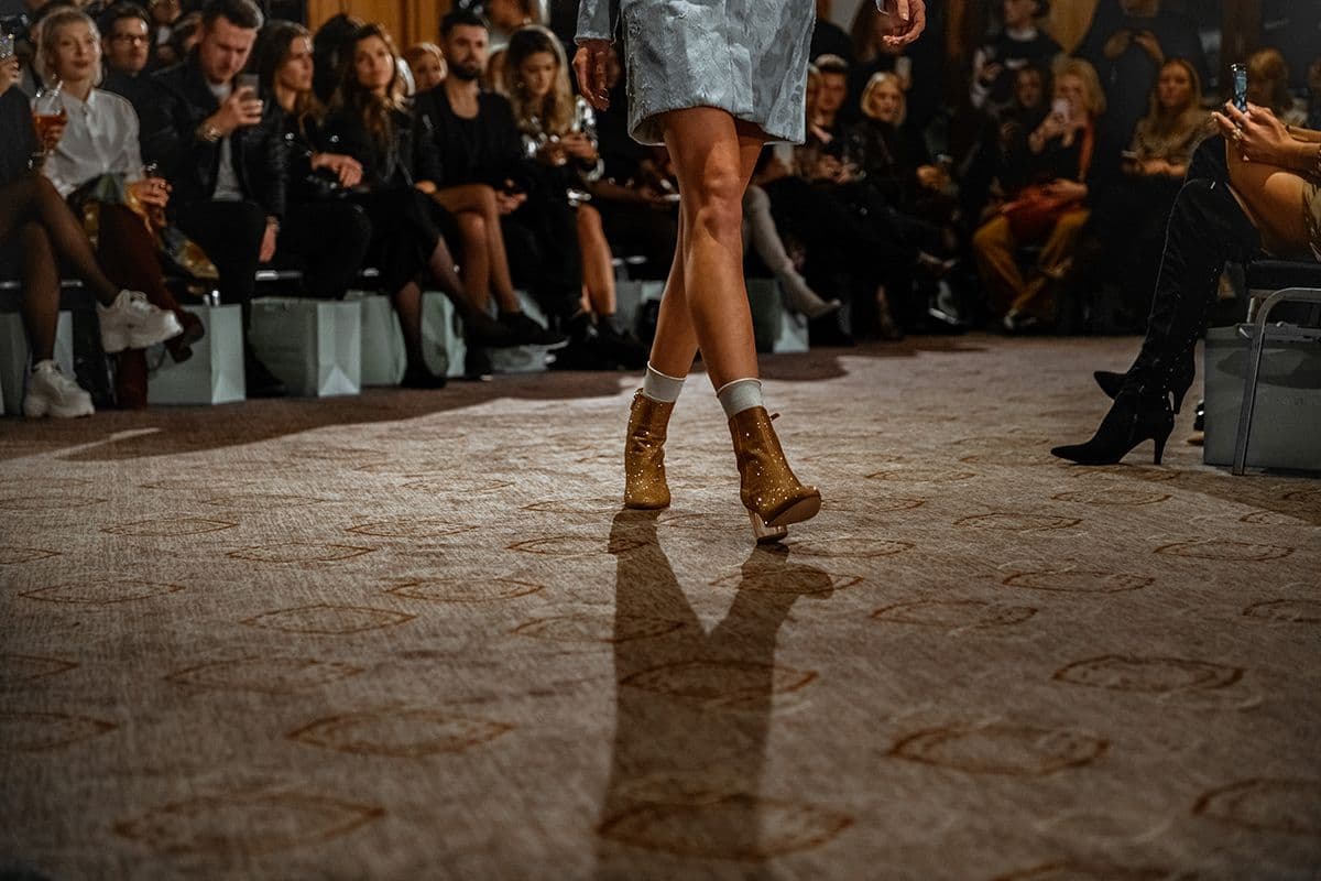 Marcel Ostertag Fashion Show mit Schuhen aus der MarcelOstertag X Tamaris Kollektion (Foto: Robert Schlesinger/Getty Images für Marcel Ostertag)
