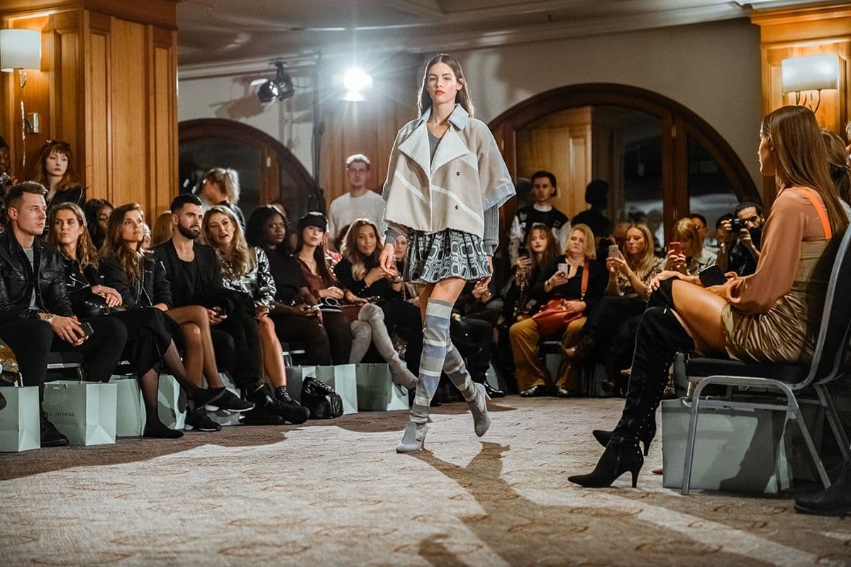 Marcel Ostertag Fashion Show mit Schuhen aus der MarcelOstertag X Tamaris Kollektion (Foto: Robert Schlesinger/Getty Images für Marcel Ostertag)