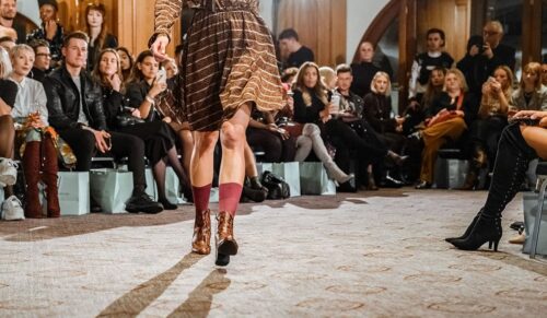 Marcel Ostertag Fashion Show mit Schuhen aus der MarcelOstertag X Tamaris Kollektion (Foto: Robert Schlesinger/Getty Images für Marcel Ostertag)