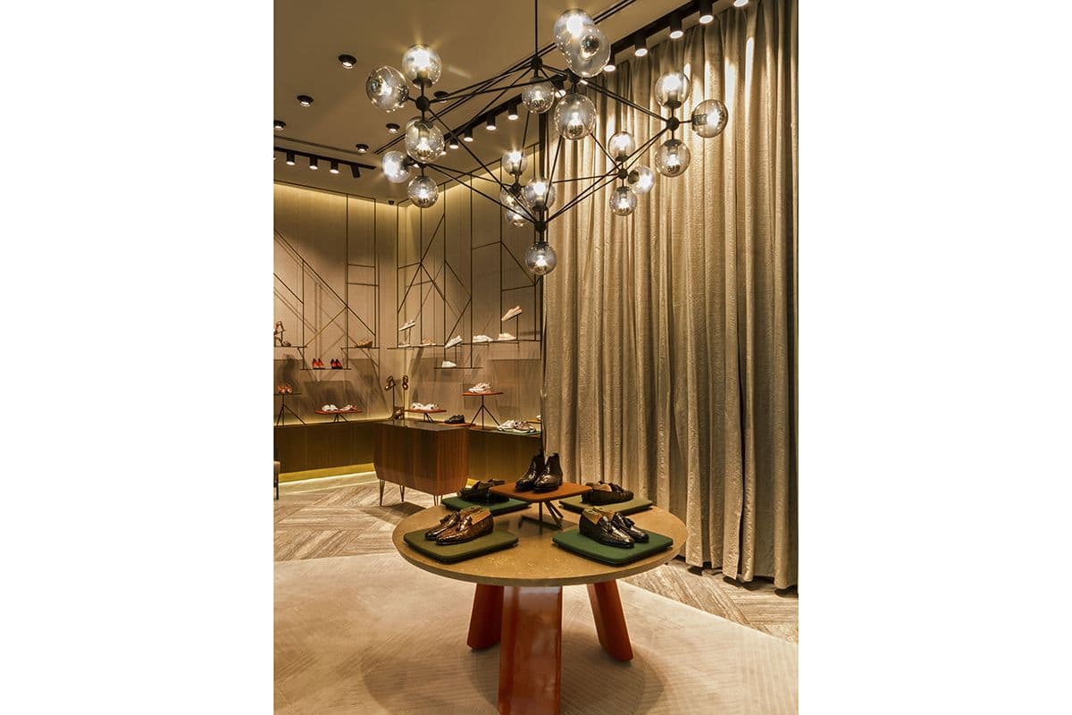 Santoni Monomarken-Store in der Dubai Mall in Dubai. (Foto. Santoni)