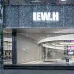 Der Flagship-Store hat einen unverkennbaren Look, dieser lässt sich dank der neutralen Farben aber auch gut mit Pop-Up-Aktionen und Events verbinden. (Foto: CreatAR Images/Kokaistudios)