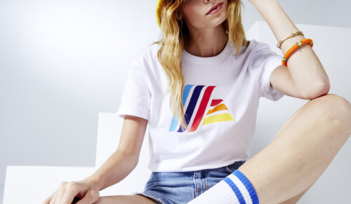Die Aldimania-Kollektion besteht aus Badesandalen, T-Shirts und Sneakern. (Foto: Aldi Süd)
