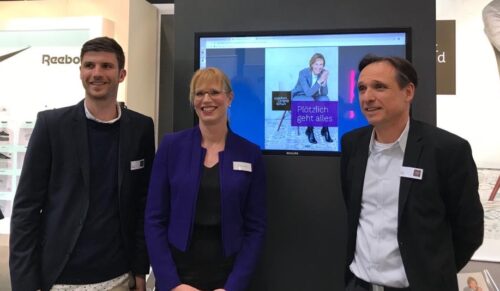 Max Krien, Heike Discher und Volker Pohl stellten auf der ANWR Campus Second das neue Komfortschuhkonzept der ANWR vor. (Foto: Redaktion)