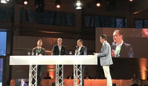 Podiumsdiskussion auf dem ANWR Zukunftsforum mit (v.l.n.r.) Johannes Nölscher, Volker Gromer und Fritz Terbuyken. Moderator war Philipp Höly von der ANWR Group)