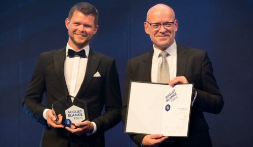 Preisträger des August Blanke Preises 2019: Johannes Nölscher, Schuh Kaufmann, im Bild mit Günter Althaus. (Foto: ANWR Group/Lux Fotografen)