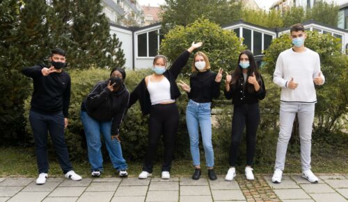 Sechs Auszubildende haben beim Münchner Schuhhandelsunternehmen Tretter angefangen. (Foto: Tretter)