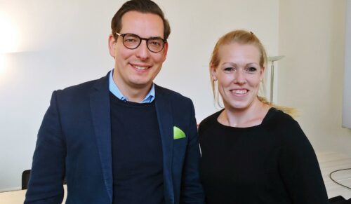 Dr. Dominik Benner mit Yvonne Kreft (Foto: Schuhe24)