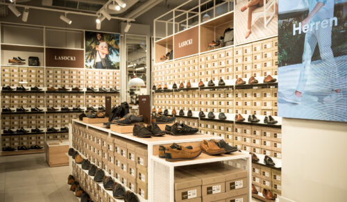 Herrenschuh-Abteilung in einer CCC-Schuhfiliale (Foto: CCC/Hanna Pribitzer)
