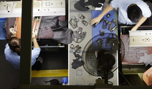 Schuhproduktion in einer Schuhfabrik von Ecco. (Foto: Ecco)