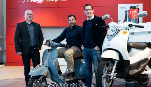 Klaus-Jürgen Stüwe und Christian Lange von Emco Electroroller, Dr. Dominik Benner, CEO The Platform Group (Foto: The Platform Group)