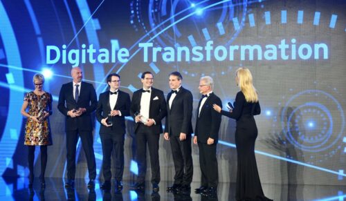 Die Finalisten des ’Entrepreneur Of The Year 2018‘-Award, u.a. mit Dr. Dominik Benner von Schuhe24 (Foto: EY)