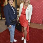 Luise Siever und Carina Holtz bei der Eröffnungsfeier des neuen Thomas-Flagshipstores in München am 01.09.2022 (Foto: Brauerphotos/G.Nitschke/Thomas)