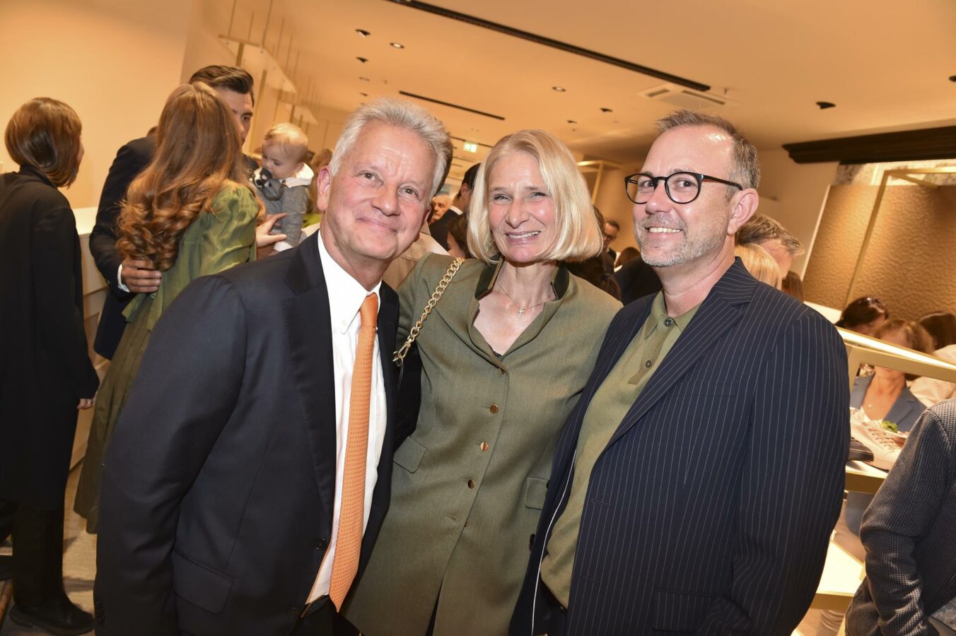 Thomas Tretter, Sybille Schön und Stefan Schleichert bei der Eröffnungsfeier des neuen Thomas-Flagshipstores in München am 01.09.2022 (Foto: Brauerphotos/G.Nitschke/Thomas)