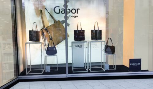 Schaufenster-Aktion von Gabor Bags bei Karstadt. (Foto: Beheim International Brands)