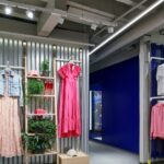 Die neugestaltete Young-Fashion-Area im Modehaus Garhammer. (Foto: Blocher Partners/Joachim Grothus)