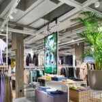 Die neugestaltete Young-Fashion-Area im Modehaus Garhammer. (Foto: Blocher Partners/Joachim Grothus)