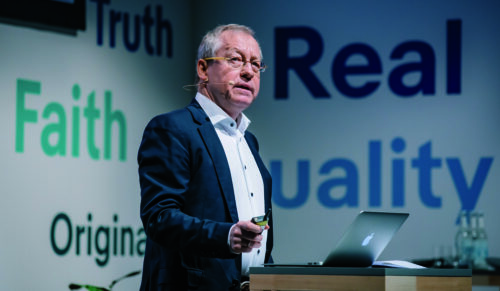 Prof. Gerrit Heinemann äußert sich zum Fall Görtz. (Foto: Ebay)