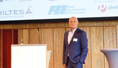 BTE-Präsident Steffen Jost begrüßte die Teilnehmer des Kongresses Fashion-Emotion. (Foto: Ulrike Lach/BTE)