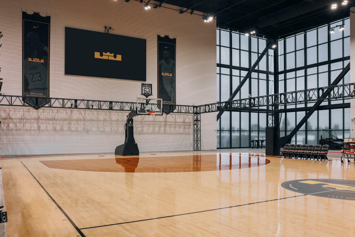 Das LeBron James Innovation Center in New Hampshire. (Foto: Nike)