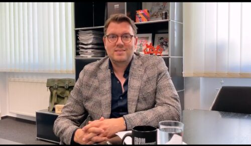 Michael Beheim fasste in einer Videobotschaft die Entwicklung der letzten Monate beim Taschenspezialisten Beheim zusammen. (Foto: Screenshot)