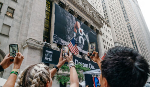 Die Schweizer Schuhmarke On feierte das Börsendebüt in New York. (Foto: On)