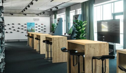 Showroom am neuen Lowa-Standort in Petershausen (Foto: Lowa)