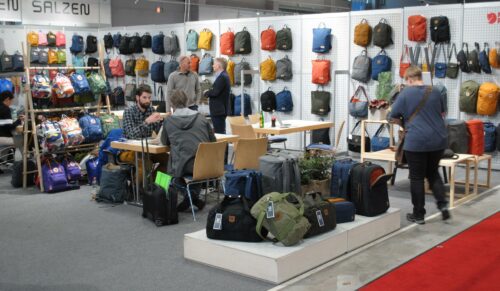 Rund 80 Marken stellten bei den Lederwaren Ordertagen in Mainhausen ihre Kollektionen vor. (Foto: Redaktion)