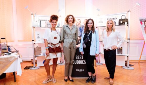 Maldine Schöller (Auszubildende zur Feintäschnerin bei Picard, l.), Katarzyna Mol-Wolf (Emotion-Chefredakteurin und Verlegerin, 2.v.l.), Janett Lorenz (Marketing Managerin bei Picard), Wencke von der Heydt (Emotion Executive Sales Director, r.). (Foto: Picard)