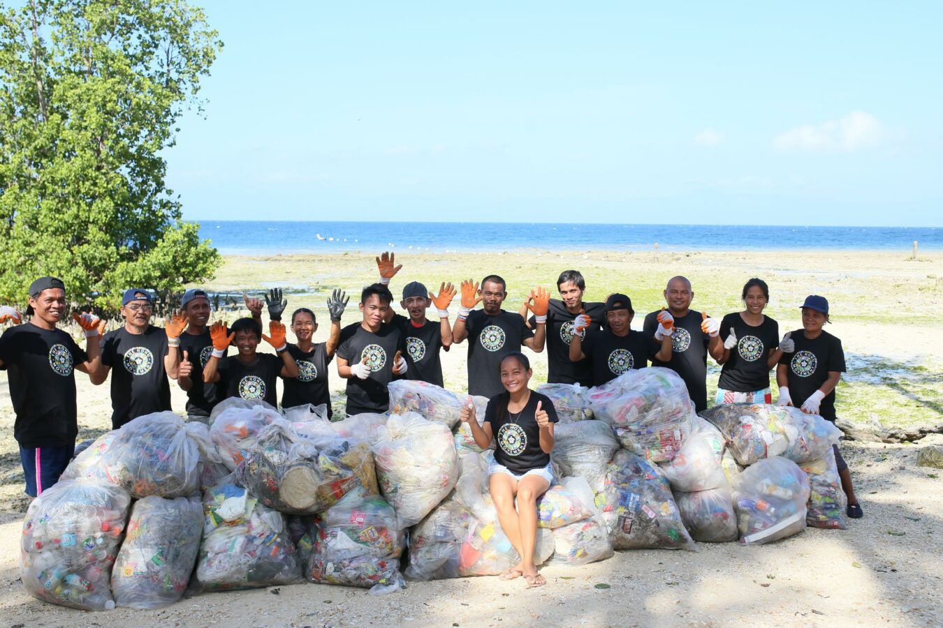 Die Organisation Plastic Free Planet entfernt über angestellte Mitarbeiter in Südostasien Plastikmüll aus dem Ozean und führt diesen dem Recyclingkreislauf zu. (Foto: Plastic Free Planet)