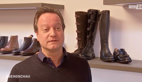 Der Berliner Schuhhändler Udo Robakowski im RBB-Bericht.