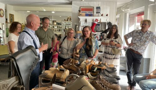 SABU-Händler zu Besuch beim Übergrößen-Spezialisten Georg Wessels (Foto: SABU)