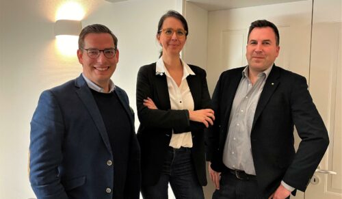 (v.l.n.r.): Dr. Dominik Benner, Sophie Wartusch, Christian Lange (Foto: The Platform Group)
