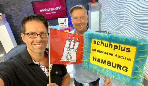 Georg Mahn (li.) und Kay Zimmer eröffnen eine neue Schuhplus-Filiale in Hamburg. (Foto: Schuhplus)