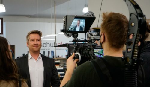 Im Rahmen des Bündnisses „Niedersachsen hält zusammen“ wurde ein Filmbeitrag über Schuhplus erstellt. (Foto: Schuhplus)