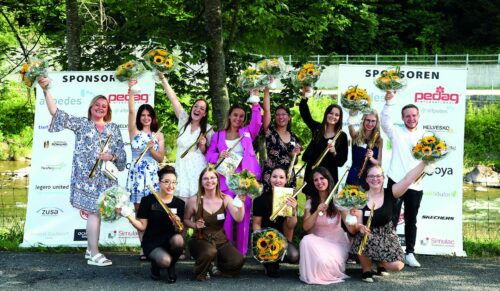 Die Gewinnerinnen und Gewinner des Goldenen und Silbernen Schuhlöffel feierten gemeinsam. (Foto: Fotolabor/Schuhschweiz)