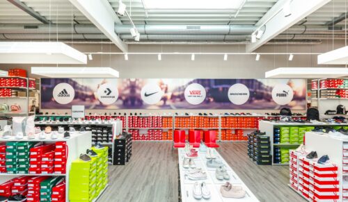 Die Shoe4You-Filialen in Kiel und Haiger wurden nach Renovierung neu eröffnet (Foto: Shoe4You). 