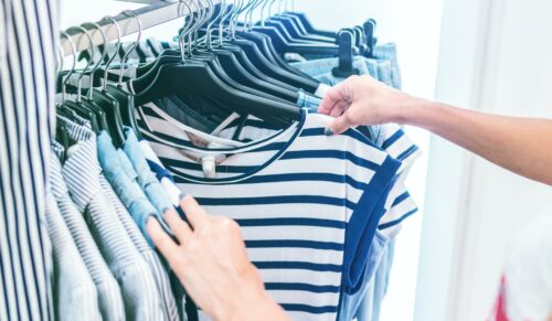 Modekonsum ist in Deutschland nicht sehr ausgeprägt. (Foto: Artem Beljaikim/Unsplash)