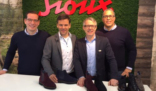 Die Projektpartner v.l.n.r.: Dominik Benner (Schuhe24), Lewin Berner (Sioux), Reiner Pfeiffer (Sioux), Saydou Bangoura (We Want Shoes) (Foto: Sioux)