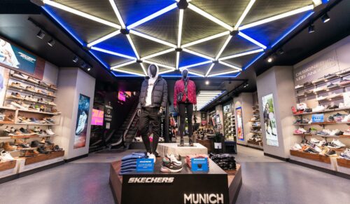 Skechers in München (Foto: Skechers/Eikaetschja)
