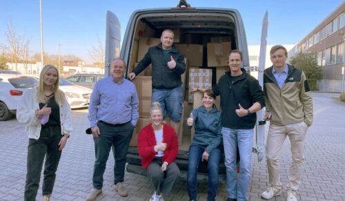 2.000 Paar Schuhe gab die ANWR Schuh mit einem Hilfstransport aus der Region Mainhausen früh auf den Weg in die Ukraine. (Foto: ANWR Group)