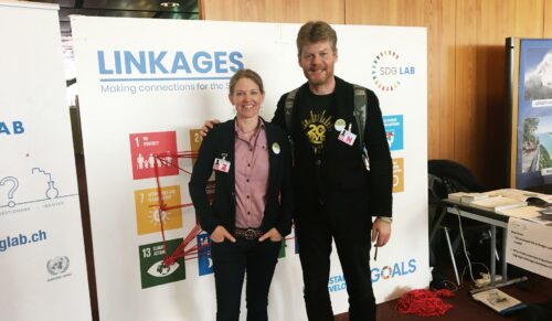 Antje von Dewitz, Geschäftsführerin Vaude, und Christian Felber, Gründer der Gemeinwohl-Ökonomie (GWÖ), bei der Konferenz der UN-Wirtschaftskommission für Europa in Genf. (Foto: Vaude)