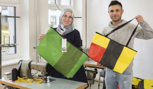 Vaude Upcycling-Projekt in der Nähwerkstatt (Foto: Vaude)